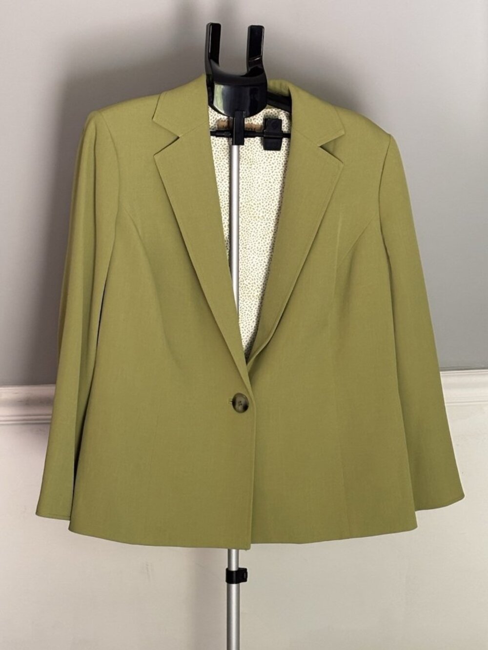Nippon Boutique Long Sleeve Bright Green Lined Suit Jacket Blazer Women Size 20